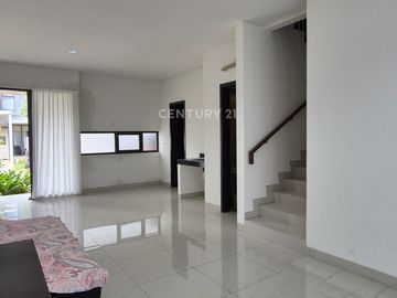 Rumah Premium Cluster Wisteria Cakung 5 Kamar Ada Attic Room