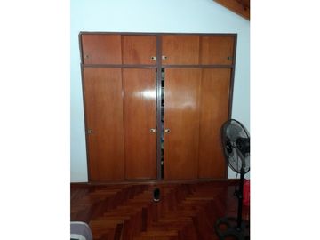 ITUZAINGO NORTE CASA EN PLANTA ALTA CON DOS LOCALES