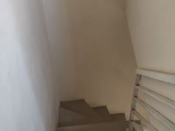 Disewakan rumah baru 2 lantai bebas banjir dekat pusat bisnis jakarta pusat