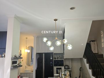 Dijual Rumah Semi Furnished 2 Lantai Nyaman Dan Startegis