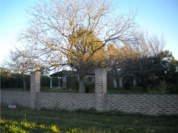 casa de 3 dormitorios sobre 1400m2 de terreno