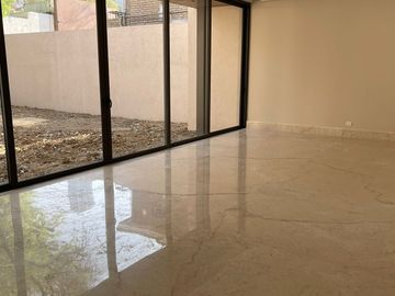CASA EN VENTA - FUENTES DEL VALLE  SPGG