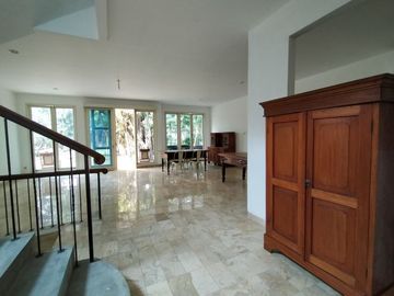 Town House di Jeruk Purut dg Kolam Renang dan Taman & Semi Furnished HSE-A0480