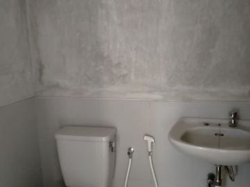 Town House di Jeruk Purut dg Kolam Renang dan Taman & Semi Furnished HSE-A0480
