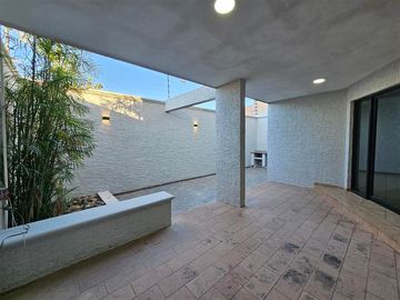 Casa en sector Las Quintas
