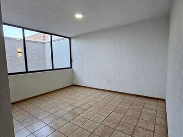 Casa en sector Las Quintas