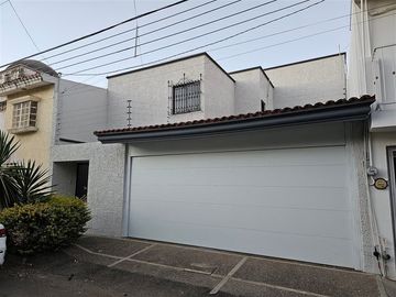 Casa en sector Las Quintas