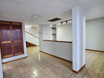 Casa en sector Las Quintas