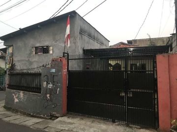 Rumah Hoek, Tinggal Jalan Kaki ke Meruya Ilir Raya