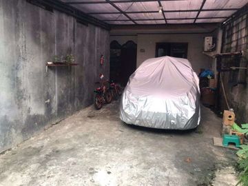 Rumah Hoek, Tinggal Jalan Kaki ke Meruya Ilir Raya