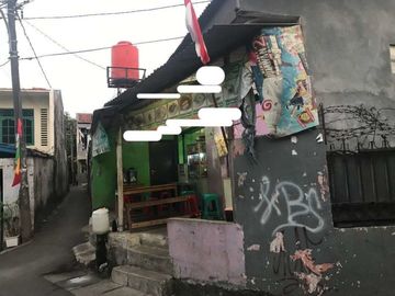 Rumah Hoek, Tinggal Jalan Kaki ke Meruya Ilir Raya