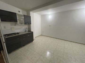apartaestudio en arriendo en champagnat. Cod A1111