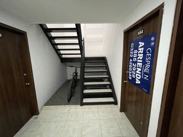 apartaestudio en arriendo en champagnat. Cod A1111