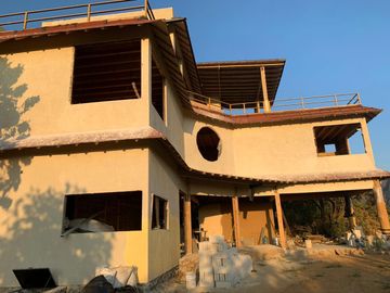 Casa ecológica con vistas espectaculares, muy tranquilo y rodeado de naturaleza.