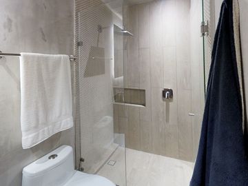 Estudio Penthouse, paseo de arte, area comercial, estilo Boho, amenidades y serv
