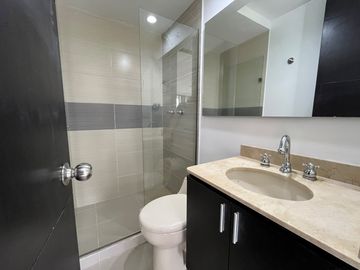 apartamento en arriendo en el poblado. Cod A9433938