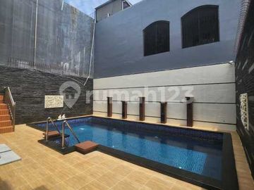 Dijual Rumah Mewah Pik Furnish Bagus Kolam Renang Strategis