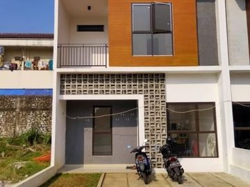 rumah mewah 2 lantai 700 meter dari tiptop ciputat tangerang selatan