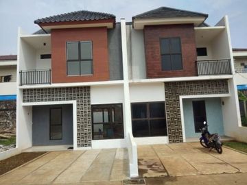 rumah mewah 2 lantai 700 meter dari tiptop ciputat tangerang selatan