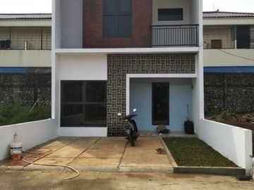 rumah mewah 2 lantai 700 meter dari tiptop ciputat tangerang selatan