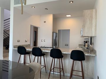 Casa en venta frente al TSM, Paseo del haro, Ampliación Senderos, Torreón