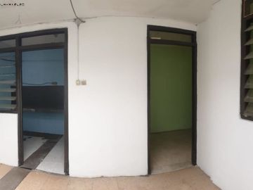 Rumah Darmo Permai Hadap Barat Listrik 2200 watt