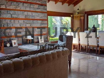 CASA EN VENTA DE LUJO,TUMBACO