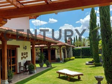 CASA EN VENTA DE LUJO,TUMBACO