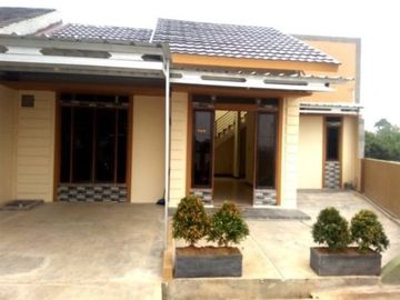 Rumah Second 1 Lnt, LT 114 m&sup2;, Rp 920 Juta, di Cipayung, Dep