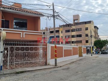 ¡Oportunidad Exclusiva para Inversionistas! 

📍 Ubicado estratégicamente en Los Tumbos 297, Chiclayo, este local comercial representa la inversión p