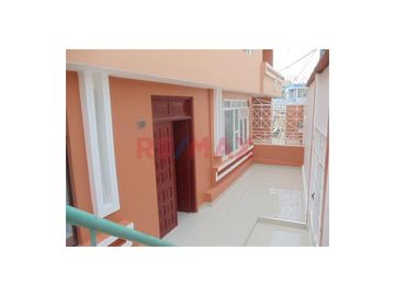 ¡Oportunidad Exclusiva para Inversionistas! 

📍 Ubicado estratégicamente en Los Tumbos 297, Chiclayo, este local comercial representa la inversión p