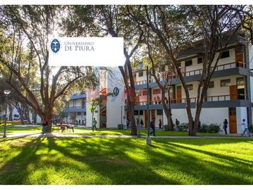 ¡Oportunidad única de inversión y calidad de vida! Adquiere esta amplia y bien ubicada casa en la Urbanización Residencial Lagunas del Chipe, una de l
