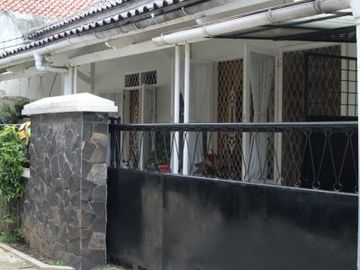 DIJUAL RUMAH RAPIH TERAWAT LOKASI STRATEGIS DI JAKARTA SELATAN