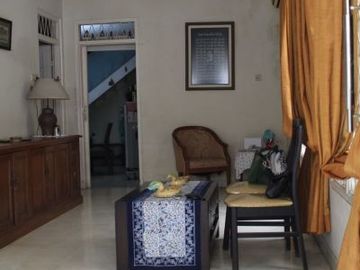 DIJUAL RUMAH RAPIH TERAWAT LOKASI STRATEGIS DI JAKARTA SELATAN