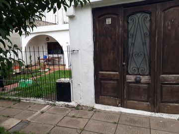 Casa En Venta  Bernal 1200 Ituzaingo