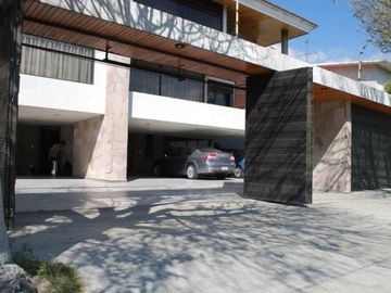 Circuito Novelistas Casa en Venta Satélite Naucalpan
