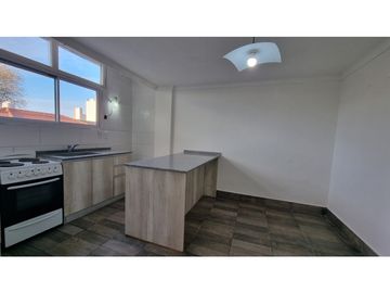 En venta departamento de 2 ambientes con balcón. Zona Macrocentro.