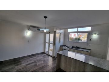En venta departamento de 2 ambientes con balcón. Zona Macrocentro.