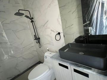 Rumah Mewah Brand New di Lebak Bulus 3 Lantai + Lift