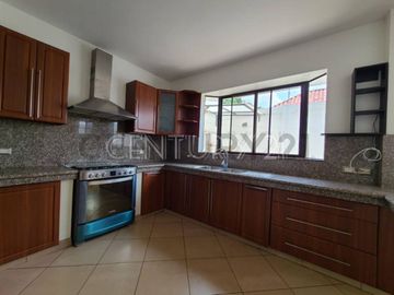 Casa en Venta en Urbanización Biblos, Samborondón