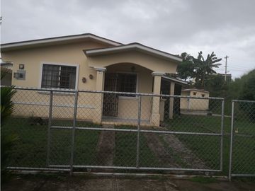 SE VENDE!! Casa en Valle Dorado, La Chorrera
