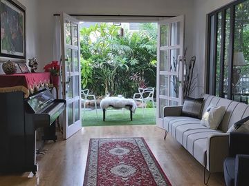 RUMAH MEWAH NUANSA VILA FULL FURNISH, SWIMMING POOL, BSD