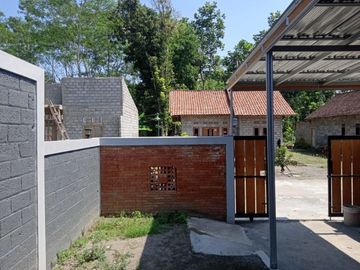 Lingkungan Standard Perumahan Rumah Ber-IMB 20 Menit Ke kota Jogja Akses Jalan Biasa