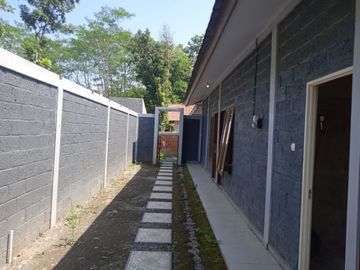 Lingkungan Standard Perumahan Rumah Ber-IMB 20 Menit Ke kota Jogja Akses Jalan Biasa