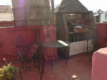 Casa 6amb en esquina en Pasajes de Parque Chacabuco Ideal 2 Flias A RECICLAR
