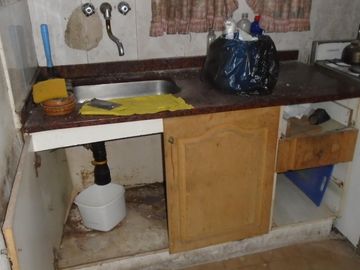 Casa 6amb en esquina en Pasajes de Parque Chacabuco Ideal 2 Flias A RECICLAR
