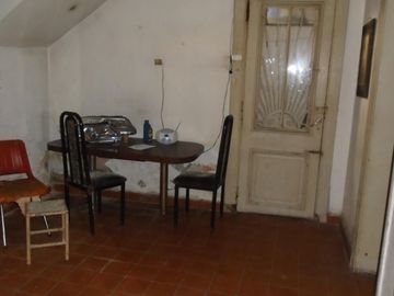Casa 6amb en esquina en Pasajes de Parque Chacabuco Ideal 2 Flias A RECICLAR