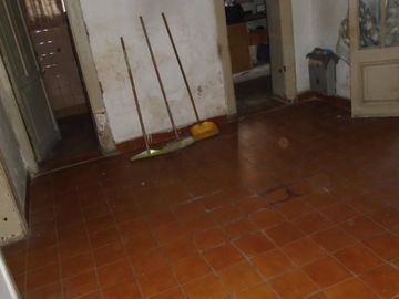 Casa 6amb en esquina en Pasajes de Parque Chacabuco Ideal 2 Flias A RECICLAR