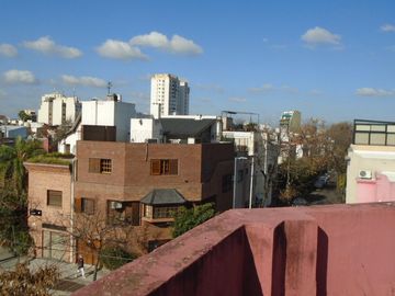 Casa 6amb en esquina en Pasajes de Parque Chacabuco Ideal 2 Flias A RECICLAR