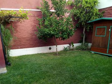Casa lote propio 3 amb. con garage y fondo parquizado